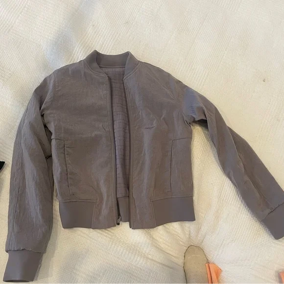 Lulu Lemon reversible jacket- purple - Picture 4 of 6